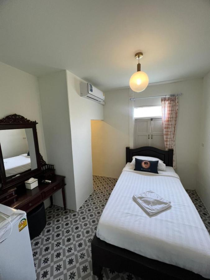 Roomquest Rim Praya Dinsor Road Banguecoque Exterior foto
